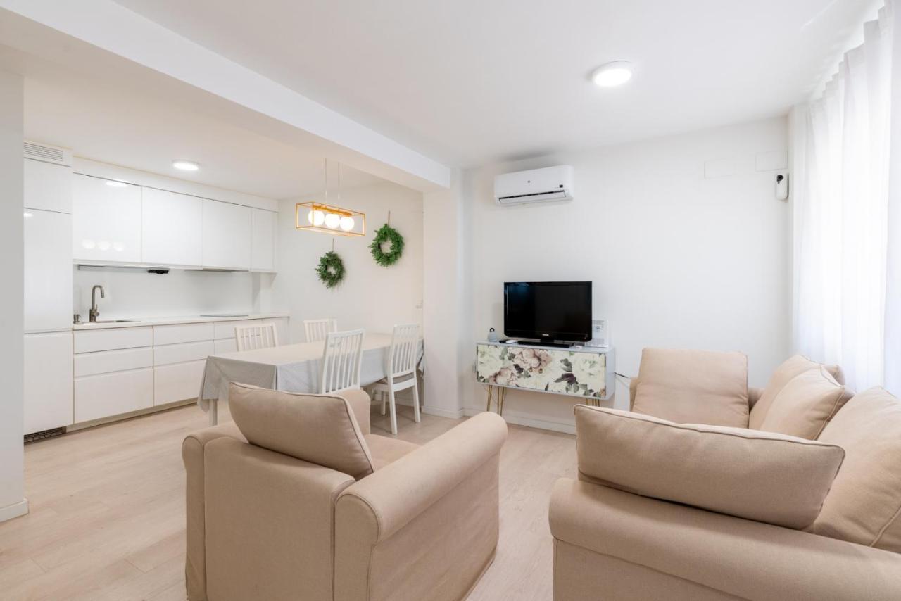 Whitey Aparment In Triana Apartment Sevilla Bagian luar foto